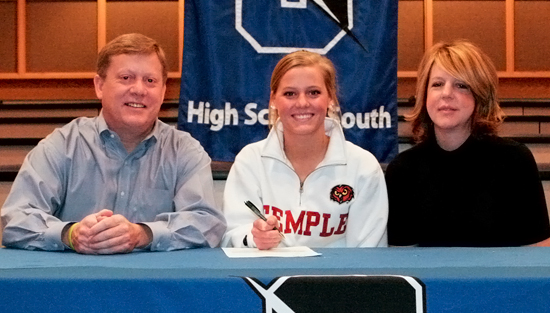 07.12.12.signing.cbs_.temple-1