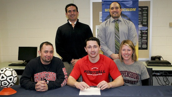 7-9-15_wiss_football_signing
