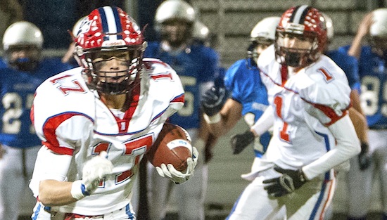 11-20-15_football_neshvsquak_slide