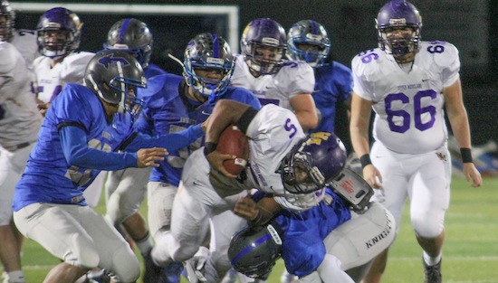 11-27-15_football_umo_slide