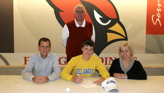 03-21-16_ud_golf_signing_slide