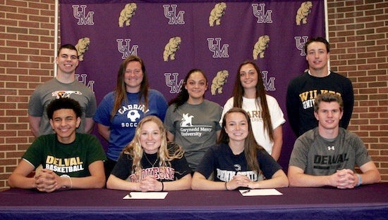 05-09-17_upper_moreland_signings1_slide_1