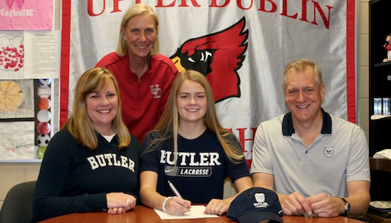 11-19-17_ud_signings_butler_slide