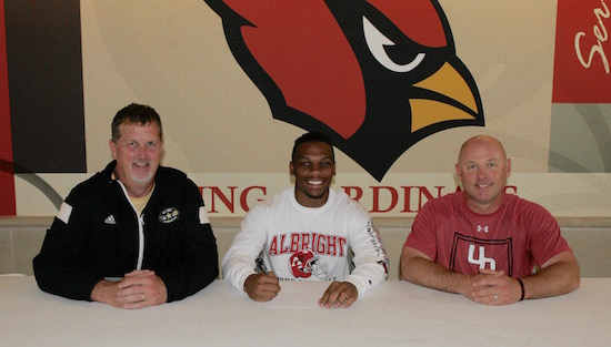 07-16-18_ud_signings_football_slide