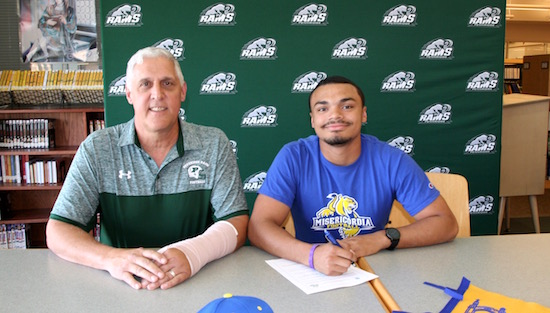07-30-18_pr_signings_fb_slide