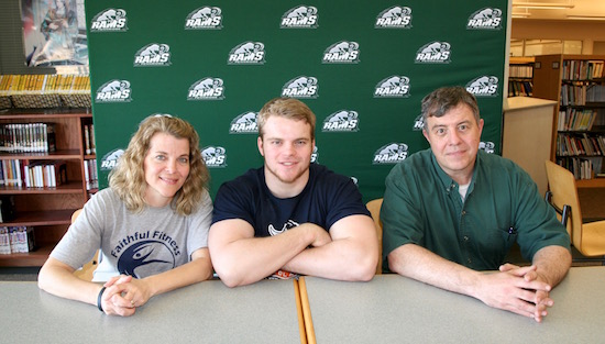 08-01-18_pr_signings_powerlifting_slide