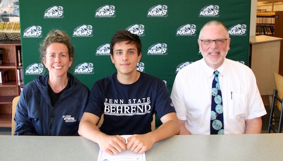 08-02-18_pr_signings_waterpolo_slide-1
