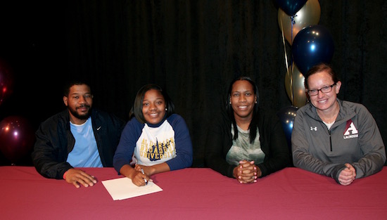 08-20-18_abington_signings_glax_slide