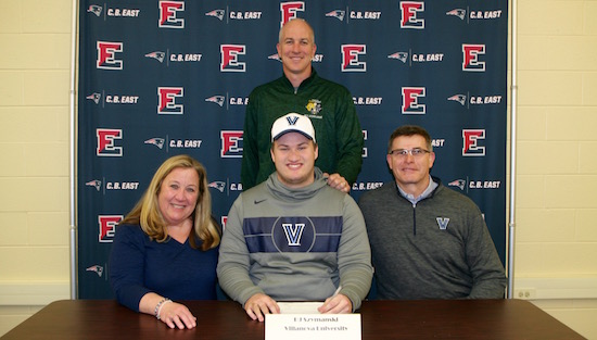 08-22-18_cbe_signings_football_slide