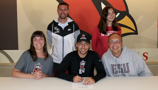 06-20-19_ud_signings_soccer_slide
