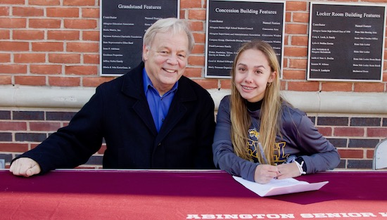 11-18-20_Abington_Signings_GSoc_Slide