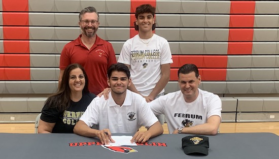 06-15-21_UD_Signings_Golf_Slide