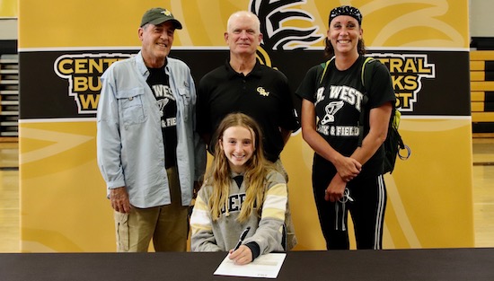 07-21-21_CBW_Signings_Track_Girls_Slide