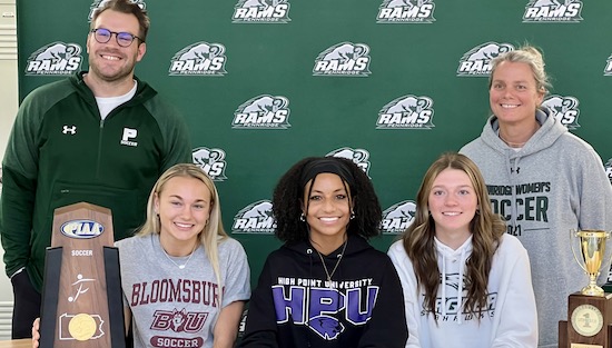 04-07-22_PR_Signings_GSoccer_Slide
