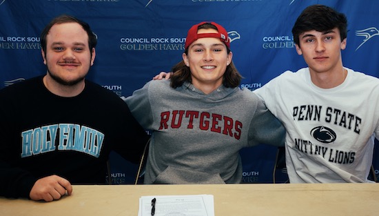 10-09-22_CRS_Signings_SoccerB_Slide