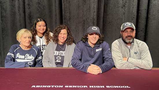 01-10-23_AHS_Signings_IceHockey_Slide