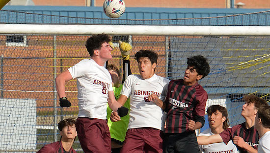 11-04-23_SoccerB_District_Wrap_Slide