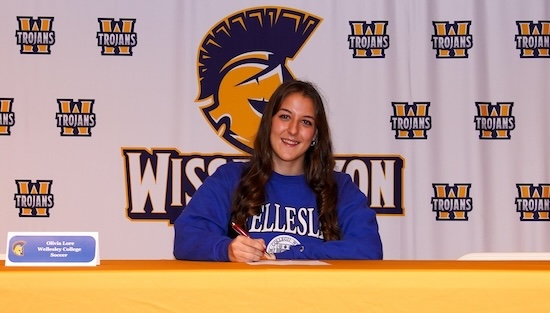 04-28-25_Wiss_Signings_SB_Slide