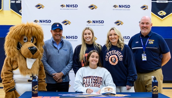 06-11-26_NH-S_Signings_FH_Slide